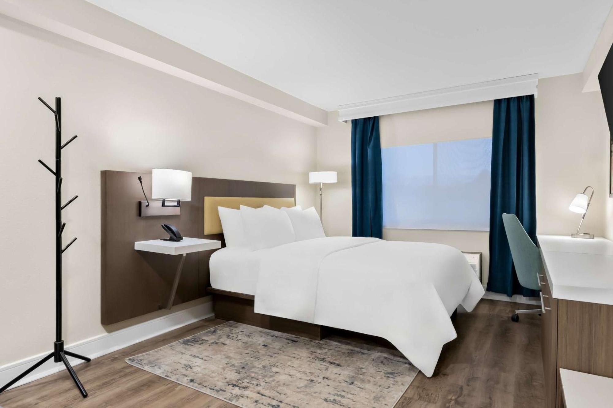 Latitude Suites Tinton Falls Eatontown - BW Premier Collection Exterior photo