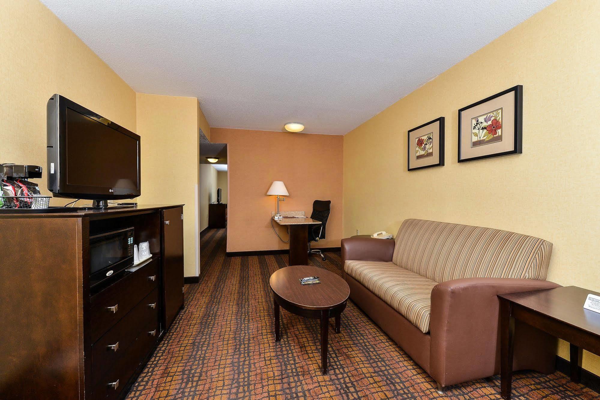 Latitude Suites Tinton Falls Eatontown - BW Premier Collection Exterior photo