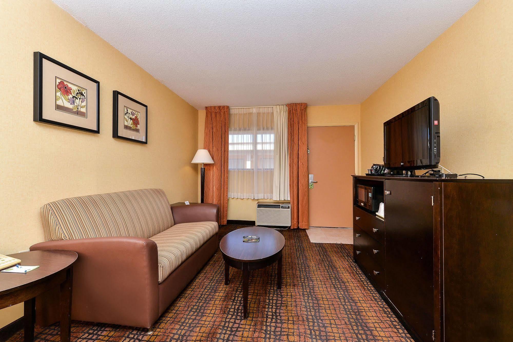Latitude Suites Tinton Falls Eatontown - BW Premier Collection Exterior photo